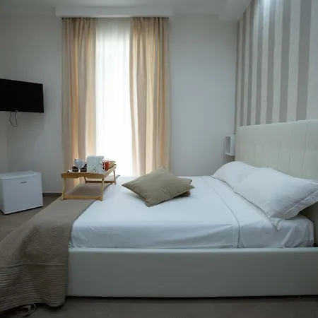 Philip Royal 3* Napoli