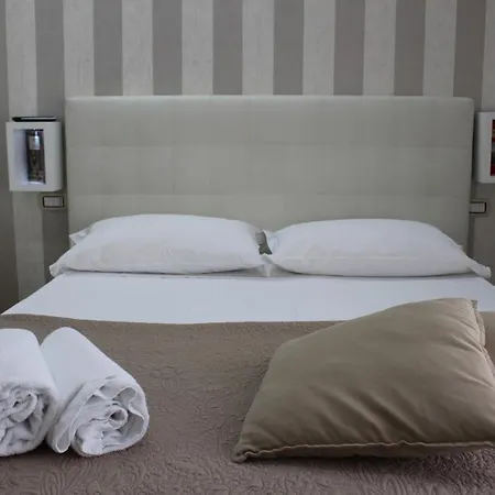 Philip Royal 3* Napoli