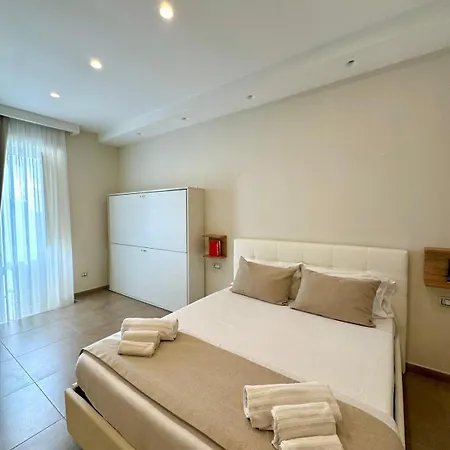 Philip Royal 3* Napoli