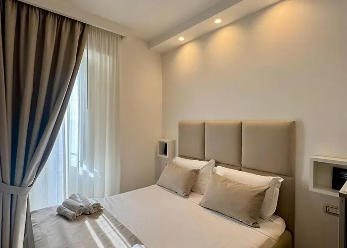 Philip Royal ナポリ